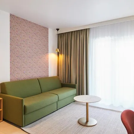 Hotel Mercure Gare Tgv 4*